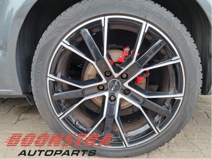 Volkswagen Transporter T6 2.0 TDI 150 Vehículo de desguace (2024, Gris)