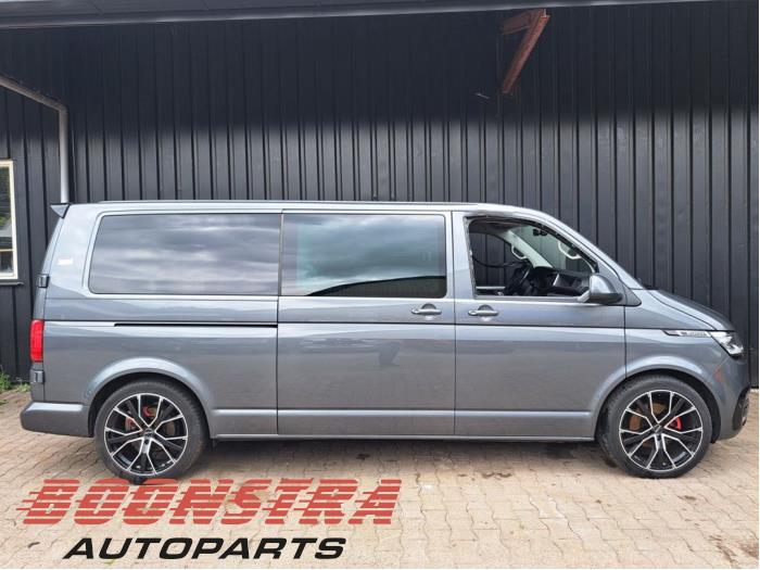 Volkswagen Transporter T6 2.0 TDI 150 Vehículo de desguace (2024, Gris)