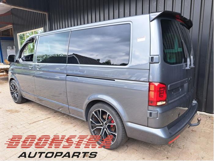 Volkswagen Transporter T6 2.0 TDI 150 Vehículo de desguace (2024, Gris)
