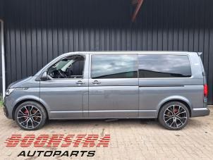 Volkswagen Transporter T6 2.0 TDI 150 Vehículo de desguace (2024, Gris)