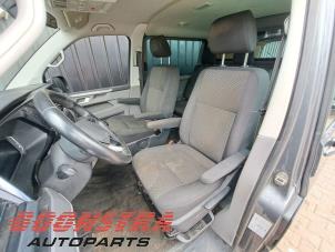 Volkswagen Transporter T6 2.0 TDI 150 Vehículo de desguace (2024, Gris)