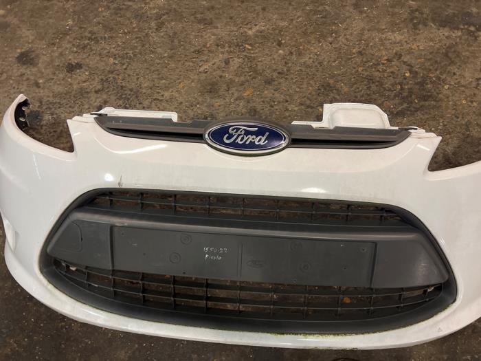 Ford Fiesta 6 1.6 TDCi 16V 95 Épave (2014, Rose, Blanc)