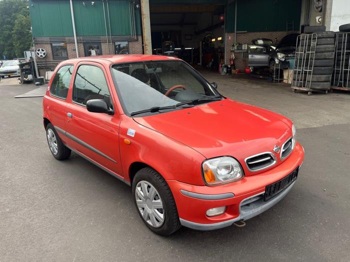 Nissan Micra 1.0 16V Schrottauto (2001, Rot)