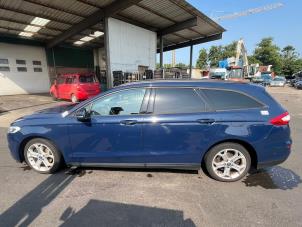 Ford Mondeo V Wagon 1.5 TDCi Samochód złomowany (2015, Niebieski)