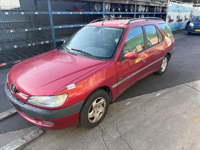 Peugeot 306 Break 1.8i XT,ST Salvage vehicle (1998, Red)