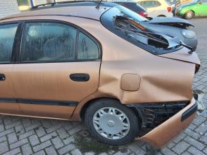 Mitsubishi Carisma 1.6i 16V  (Épave)