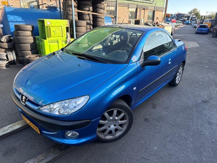 Peugeot 206 CC 2.0 16V Salvage vehicle (2002, Blue)
