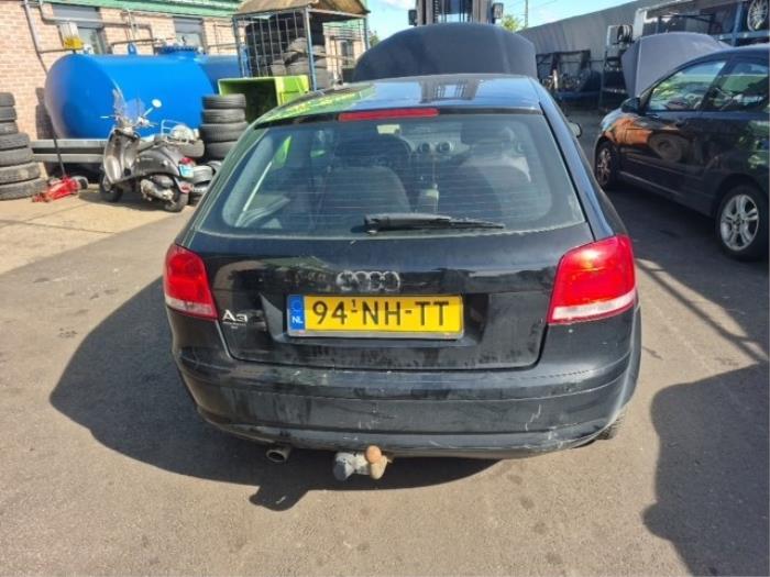 Audi A3 1.6 16V FSI Skrotfordon (2003, ZWART)