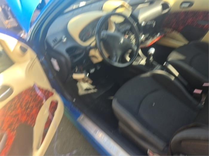 Peugeot 206 1.4 XR,XS,XT,Gentry Samochód złomowany (2007, Niebieski)