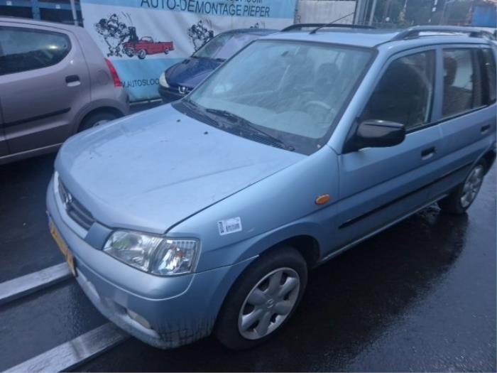 Mazda Demio 1.5 16V Samochód złomowany (2000, Niebieski)