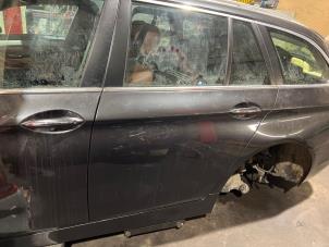 BMW 5 serie Touring 520i 16V Samochód złomowany (2013, Szary)