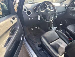 Mitsubishi Colt CZC 1.5 16V Vehículo de desguace (2008, Gris)