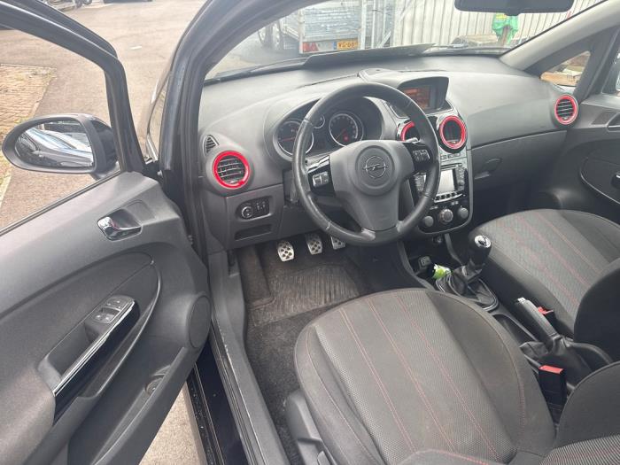 Opel Corsa D 1.3 CDTi 16V ecoFLEX Épave (2011, Noir)