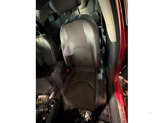 Seat Leon 1.4 TSI Ecomotive 16V Épave (2013, Rouge)