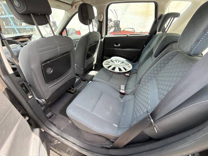 Renault Scénic III 2.0 16V CVT Épave (2010, Noir)
