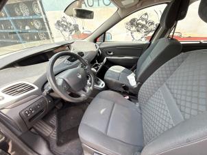 Renault Scénic III 2.0 16V CVT Épave (2010, Noir)