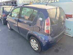Daihatsu Sirion 2 1.0 12V DVVT Vehículo de desguace (2006, Azul)