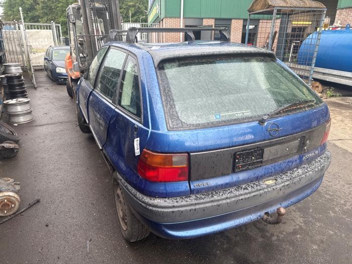 Opel Astra F 1.6i Vehículo de desguace (1996, Azul)