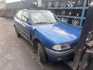 Opel Astra F 1.6i Vehículo de desguace (1996, Azul)