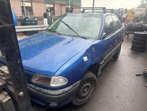 Opel Astra F 1.6i Vehículo de desguace (1996, Azul)