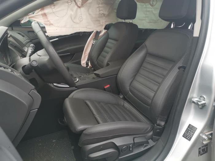 Opel Insignia Sports Tourer 1.6 CDTI 16V 136 Épave (2017, Gris argenté)