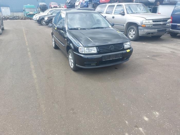 Volkswagen Polo III 1.6i 75 Épave (1996, Noir)
