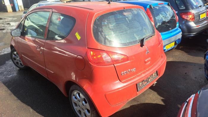 Mitsubishi Colt 1.3 16V Vehículo de desguace (2006, Rojo)