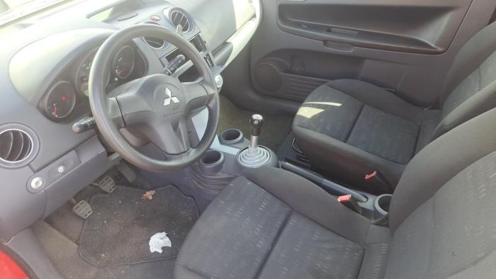Mitsubishi Colt 1.3 16V Vehículo de desguace (2006, Rojo)