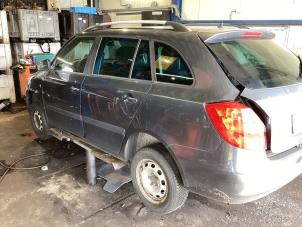 Skoda Fabia II Combi 1.2 TDI 12V Greenline Vehículo de desguace (2010, Gris)