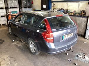 Kia Cee'd Sporty Wagon 1.6 CVVT 16V Vehículo de desguace (2010, Gris)
