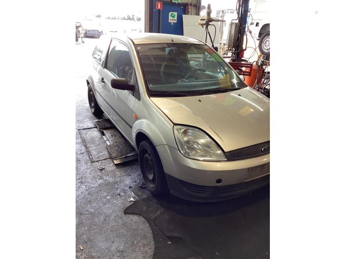 Ford Fiesta 5 1.3 Vehículo de desguace (2005, Gris)