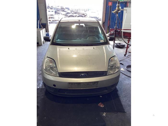 Ford Fiesta 5 1.3 Vehículo de desguace (2005, Gris)