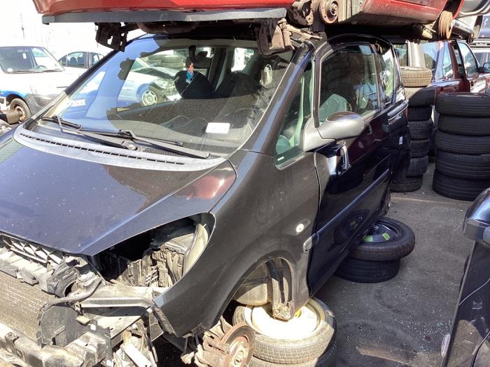 Peugeot 1007 1.4 Vehículo de desguace (2006, Negro)