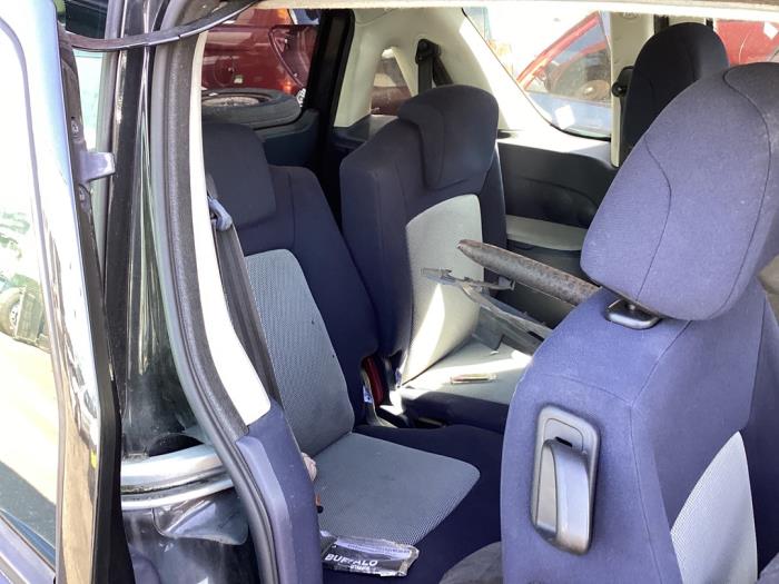 Peugeot 1007 1.4 Vehículo de desguace (2006, Negro)
