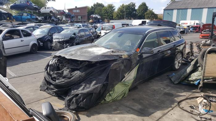 Bmw 5 Serie Touring F11 530d 24v Blue Performance Salvage Year Of Construction 11 Colour Black Proxyparts Com