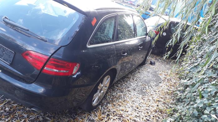 Audi A4 Avant 2.7 TDI V6 24V Épave (2009, Noir)