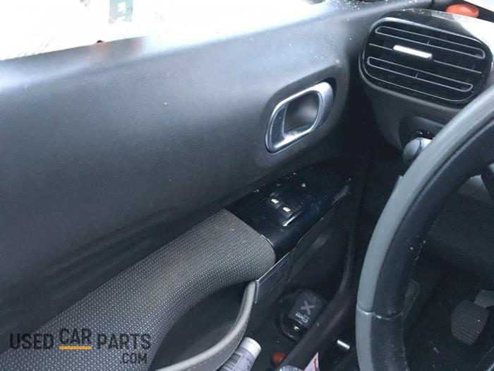 Citroen C4 Cactus 1.2 PureTech 110 12V Samochód złomowany (2015, Szary)