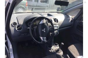 Mitsubishi Colt 1.1 12V Épave (2011, Blanc)
