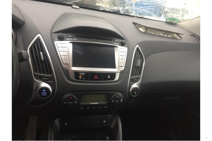 Hyundai iX35 2.0 16V Vehículo de desguace (2011, Negro)