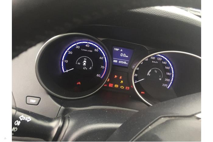 Hyundai iX35 2.0 16V Vehículo de desguace (2011, Negro)