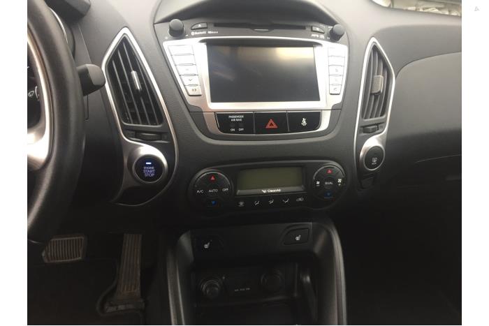 Hyundai iX35 2.0 16V Vehículo de desguace (2011, Negro)