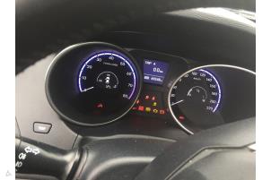 Hyundai iX35 2.0 16V Vehículo de desguace (2011, Negro)