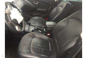 Hyundai iX35 2.0 16V Vehículo de desguace (2011, Negro)