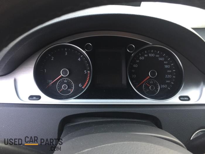 Volkswagen Passat Variant 2.0 TDI 16V 170 Schrottauto (2010, Braun)
