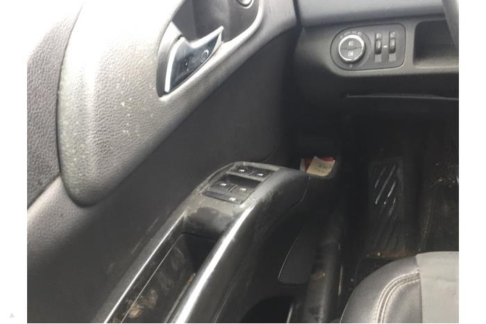 Opel Meriva 1.7 CDTI 16V Épave (2011, Noir)
