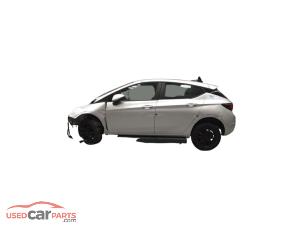 Opel Astra K 1.0 SIDI Turbo 12V Épave (2017, Métallisé, Argenté)