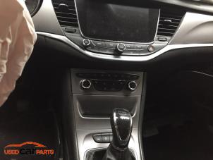 Opel Astra K 1.0 SIDI Turbo 12V Épave (2017, Métallisé, Argenté)