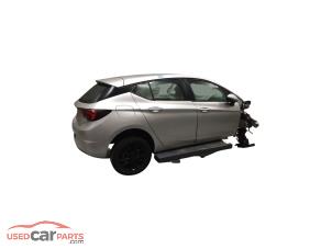 Opel Astra K 1.0 SIDI Turbo 12V Épave (2017, Métallisé, Argenté)