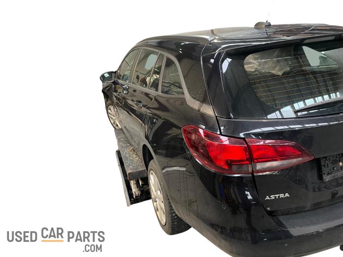 Opel Astra K Sports Tourer 1.5 CDTi 105 12V Vehículo de desguace (2020, Negro)