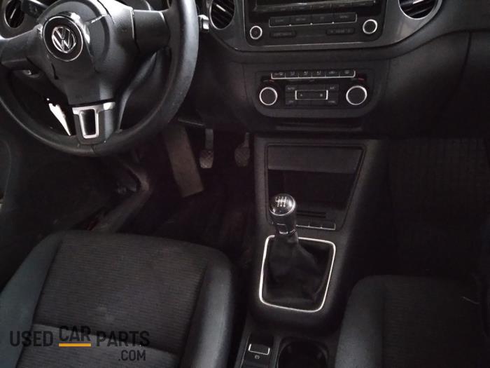 Volkswagen Tiguan 1.4 TSI 16V Samochód złomowany (2013, Czarny)